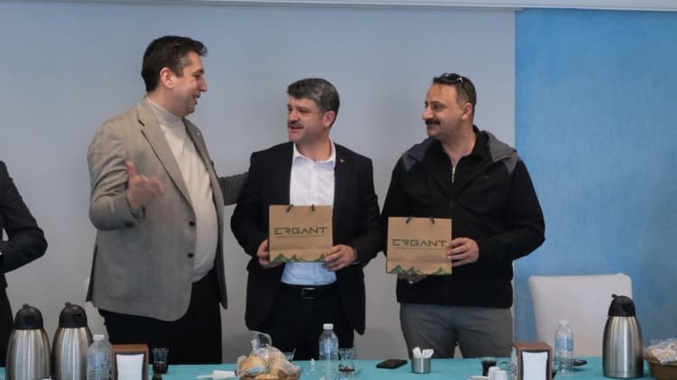 İstanbul’da ikamet eden Refahiyeli genç kardeşlerimizle bir araya gelerek gönül sohbeti gerçekleştirdik.