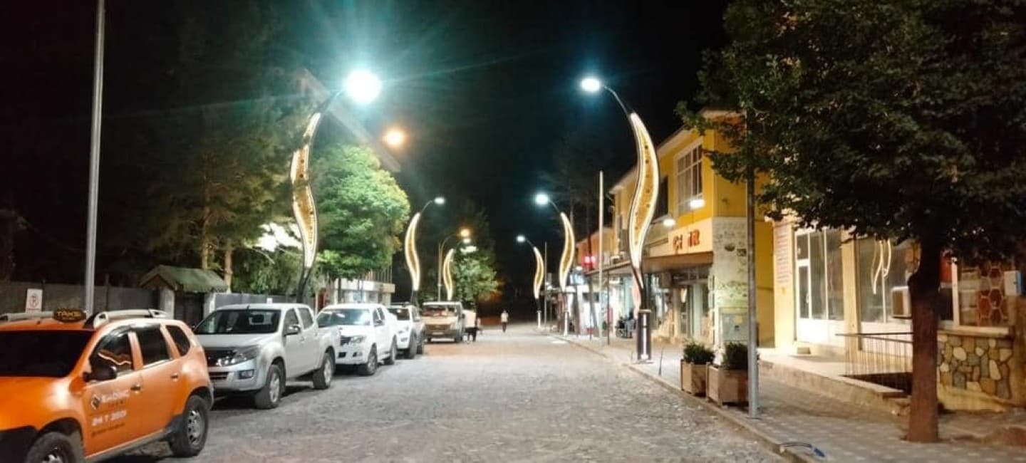 HÜKÜMET CADDESİ YENİ YÜZÜYLE GÖZ KAMAŞTIRIYOR