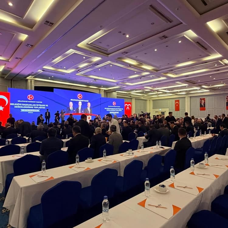 Antalya’da gerçekleştirilen Milliyetçi Hareket Partisi Belediye Başkanları İstişare ve Değerlendirme Toplantısı’na katılım sağladık.