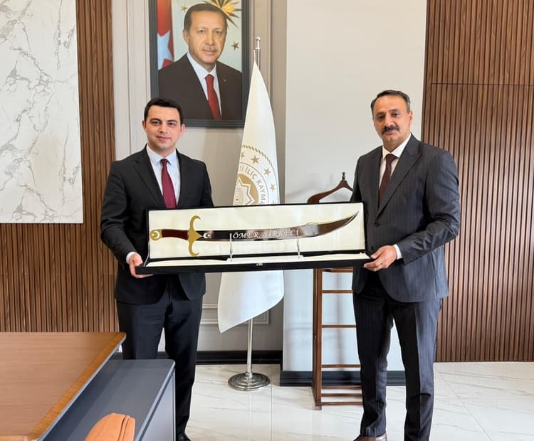 İliç Belediye Başkanı Mehmet Elçi’den Kaymakam Ömer Sirkeci’ye Hayırlı Olsun Ziyareti