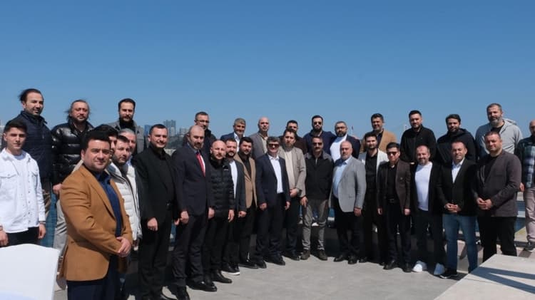 İstanbul’da ikamet eden Refahiyeli genç kardeşlerimizle bir araya gelerek gönül sohbeti gerçekleştirdik.