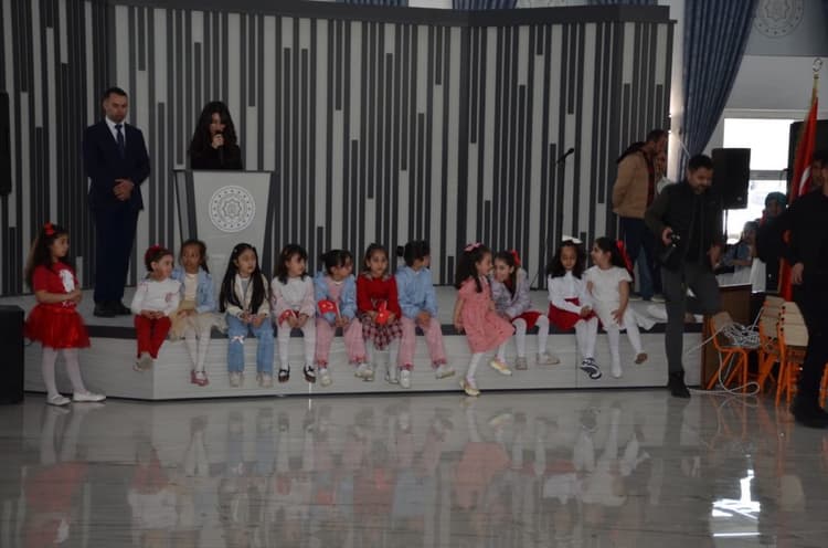Millet iradesinin tecelli ettiği, bağımsızlığımızın simgesi 23 Nisan’ı büyük bir gururla kutluyoruz.