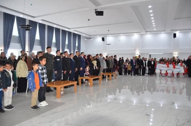 Millet iradesinin tecelli ettiği, bağımsızlığımızın simgesi 23 Nisan’ı büyük bir gururla kutluyoruz.