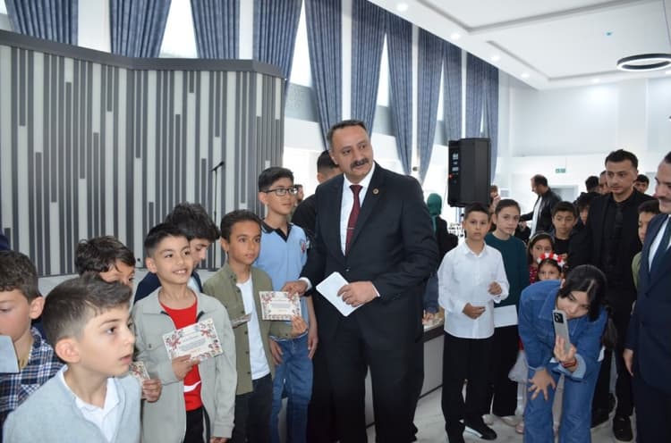 Millet iradesinin tecelli ettiği, bağımsızlığımızın simgesi 23 Nisan’ı büyük bir gururla kutluyoruz.
