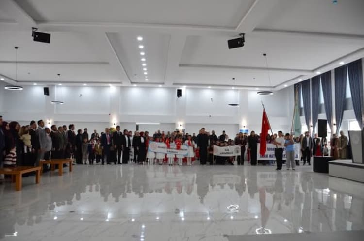 Millet iradesinin tecelli ettiği, bağımsızlığımızın simgesi 23 Nisan’ı büyük bir gururla kutluyoruz.